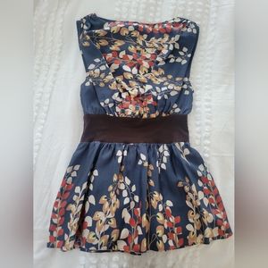 HYPE Silk SleevelessTop